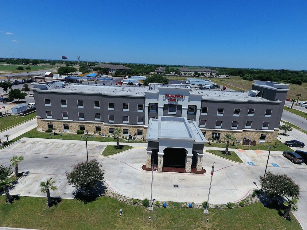 Фото Hampton Inn Seguin