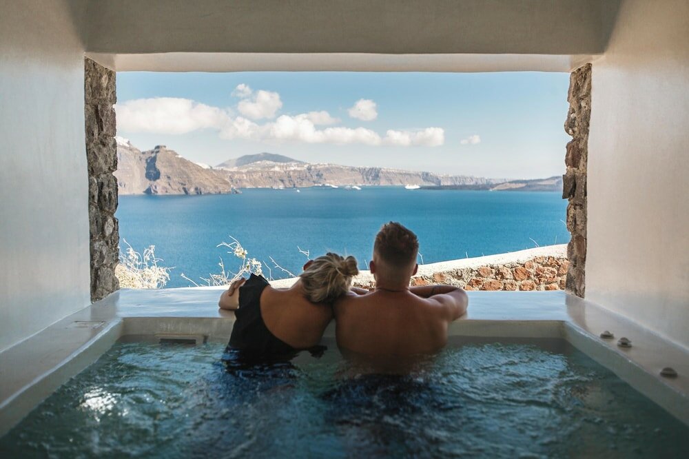 Фото Mystique, a Luxury Collection Hotel, Santorini