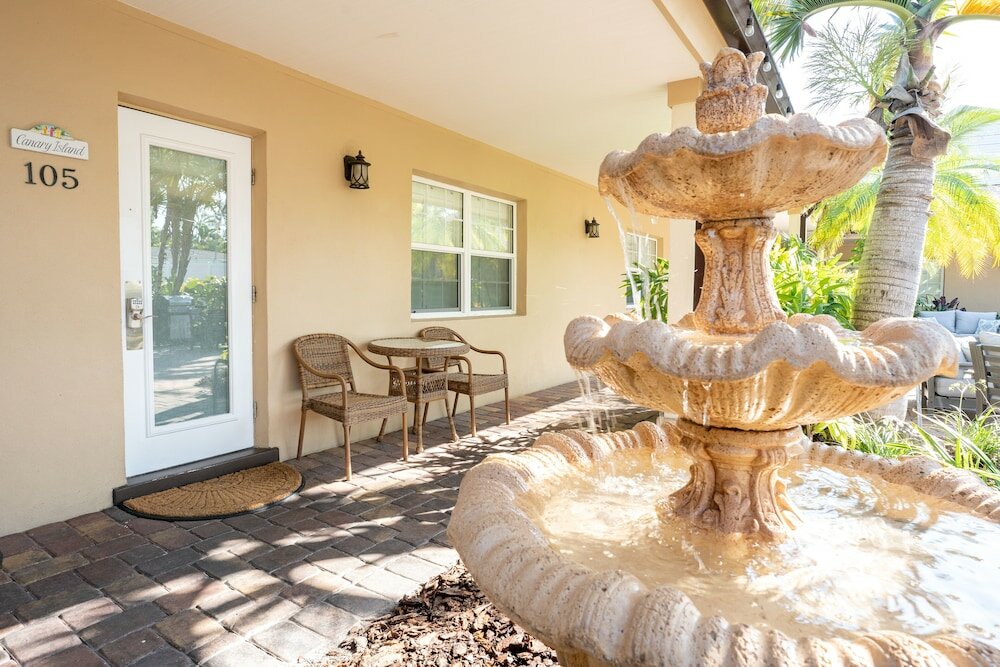 Фото The Capri at Siesta