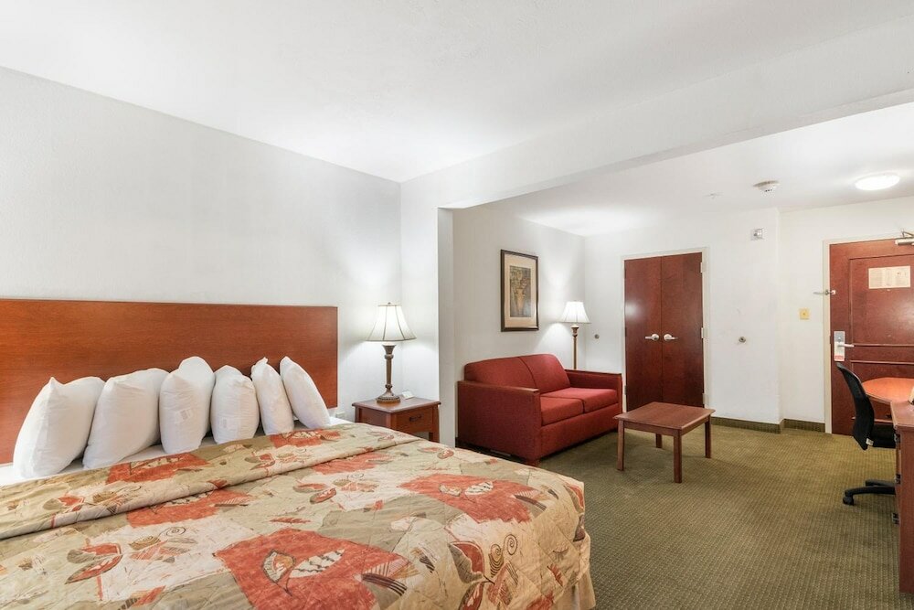 Фото Oyster Point Inn & Suites Newport News