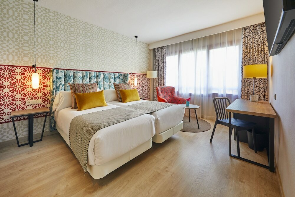 Фото Hesperia Sevilla