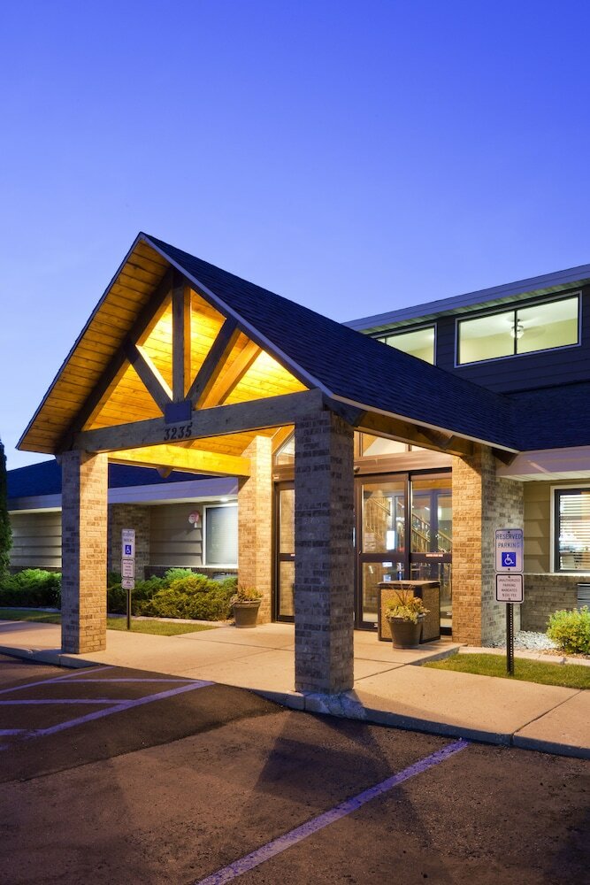 Фото AmericInn by Wyndham Bismarck