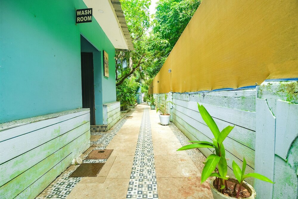 Фото FabEscape Sion Resort With Pool, Candolim