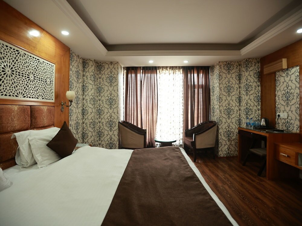 Фото Hotel The Montreal Near by Dal Lake