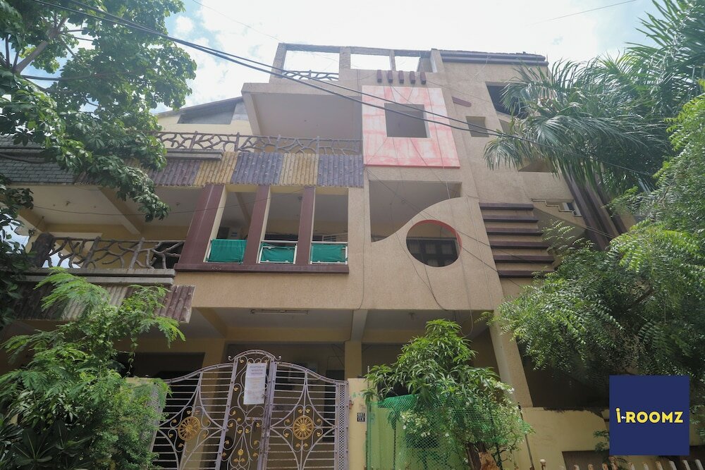 Фото IROOMZ Peaceful Stay Villa