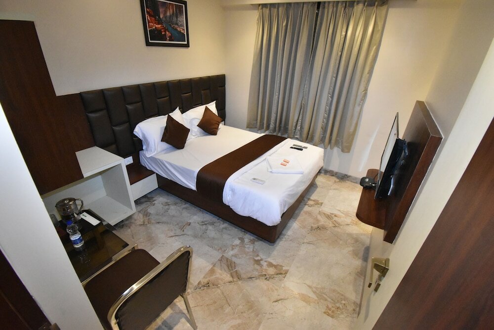 Фото Hotel Swagath Residency