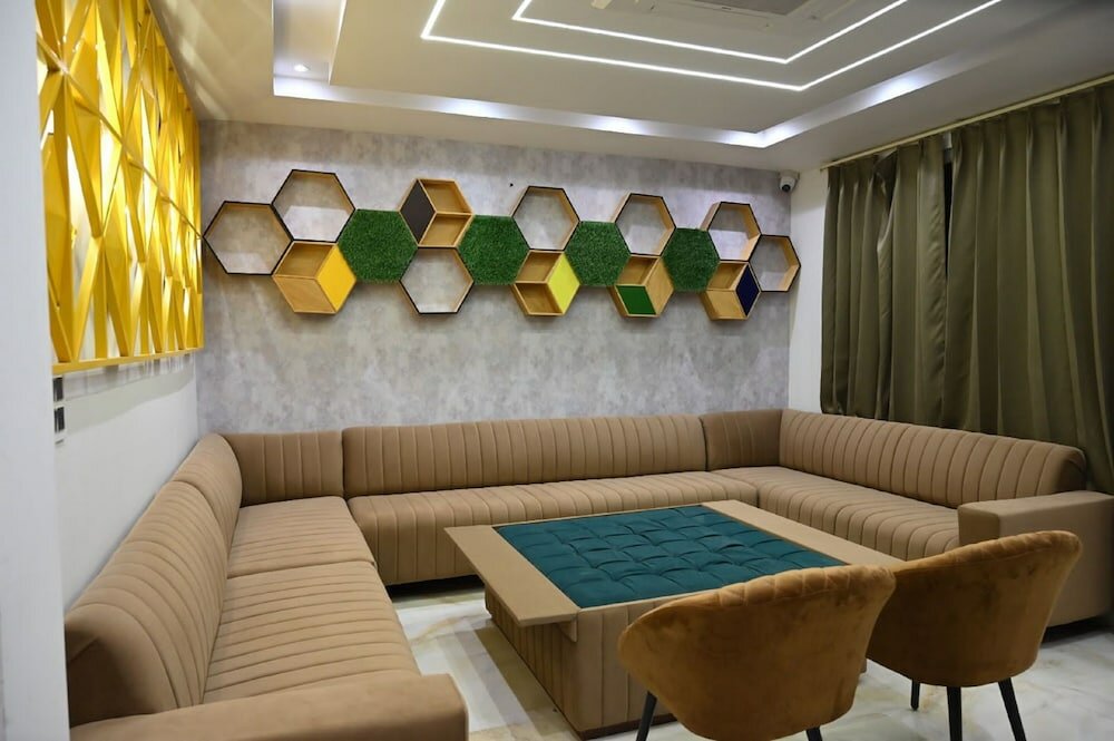 Фото Hotel The Posh