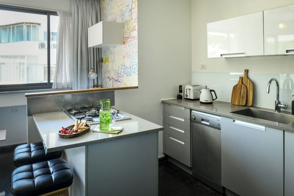 Фото Turquoise Chic Dizengoff Ctr by SeaNRent