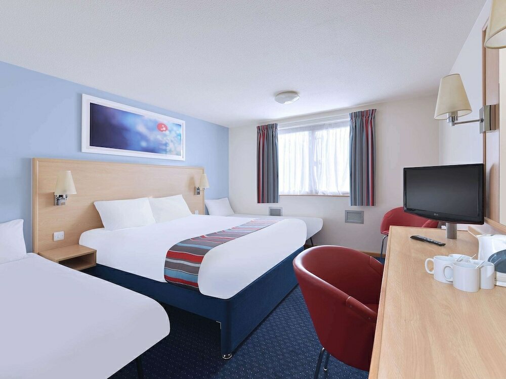 Фото Travelodge Aberdeen Bucksburn