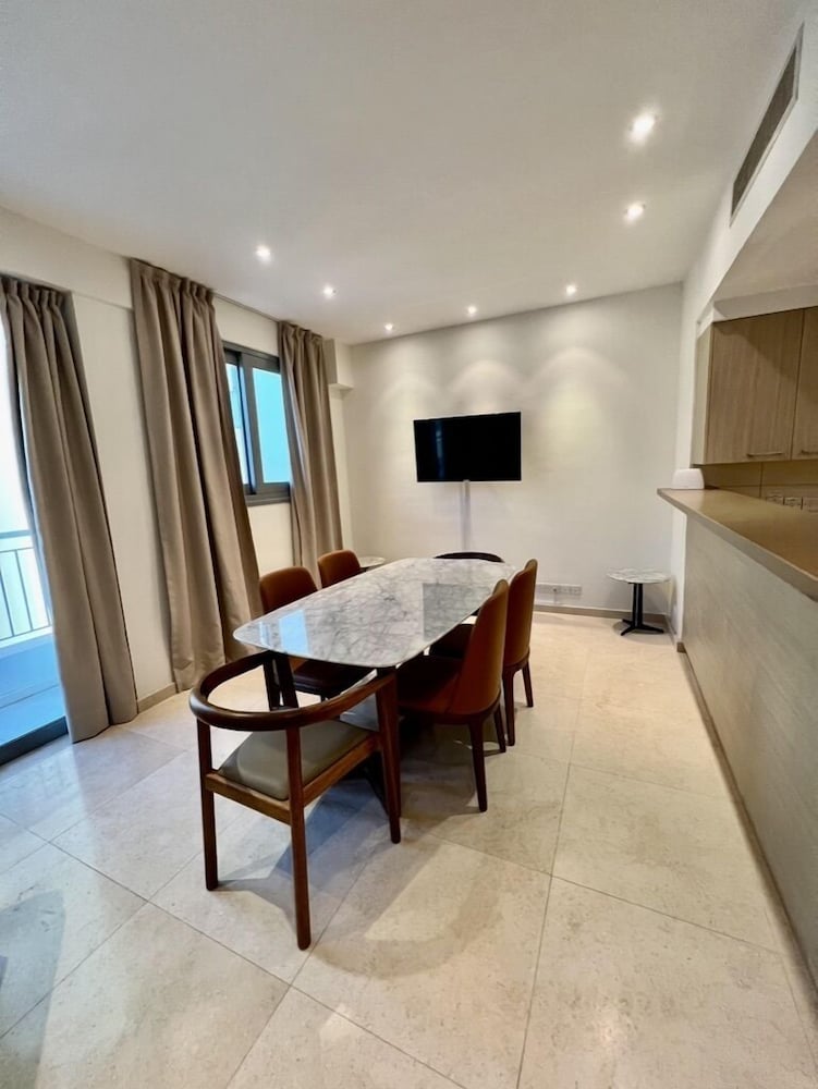 Фото Aphrodite Plaza