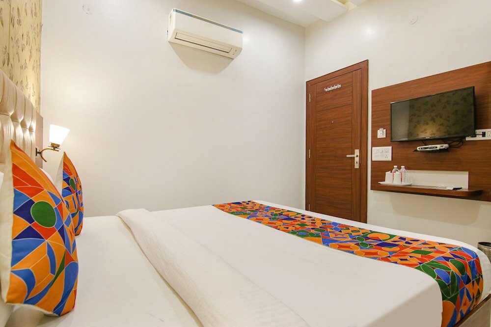 Фото Fabhotel Golden Enterprise