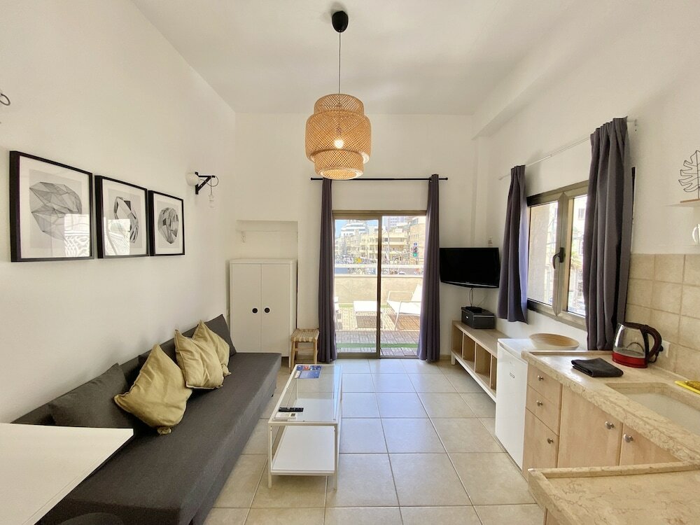 Фото Апартаменты Яркон - на пляже Тель-Авив