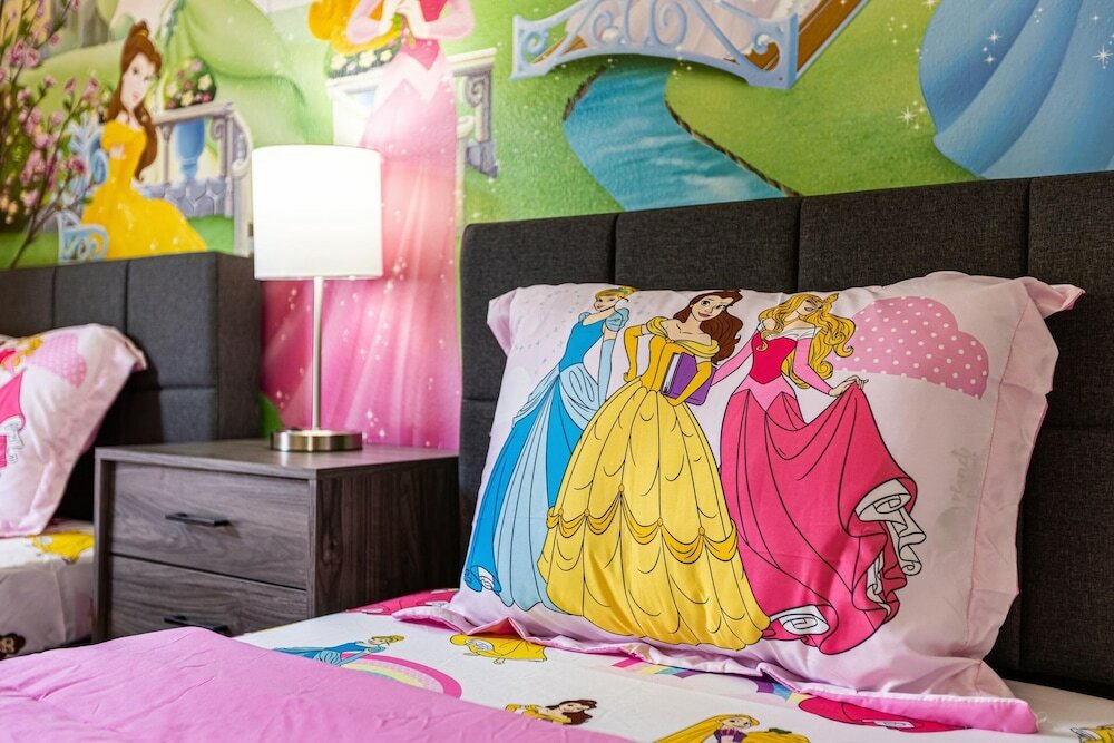 Фото Glamorous House in Disney Area Heated Private Pool