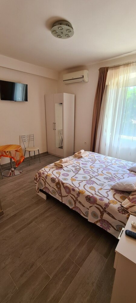 Фото Luxury Garden Rooms