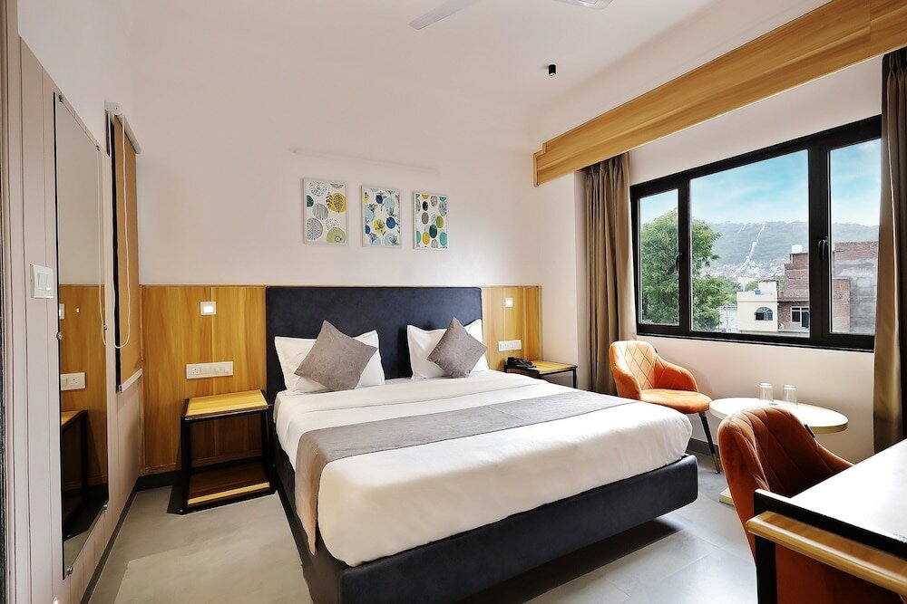 Фото Hotel Sparkle Inn