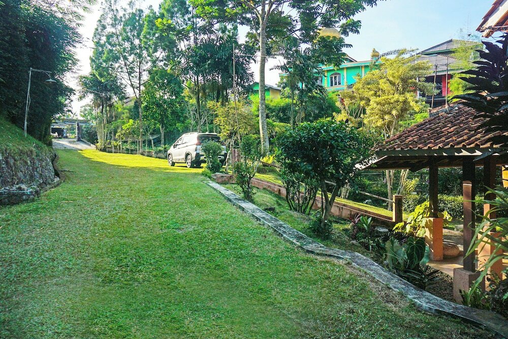 Фото Capital O 92836 Villa Kampoeng Katineung