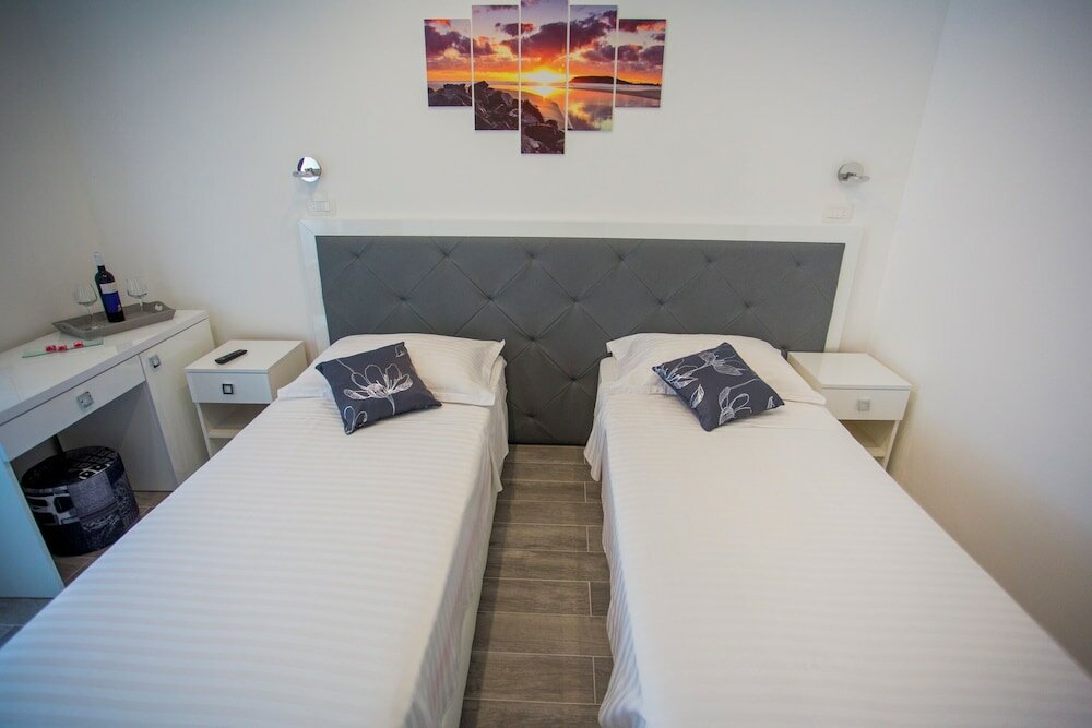 Фото Luxury Garden Rooms