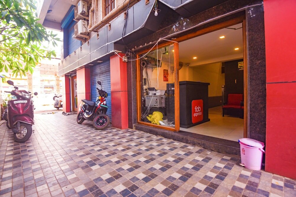 Фото FabExpress Raj Imperial by Rivasa, Calangute