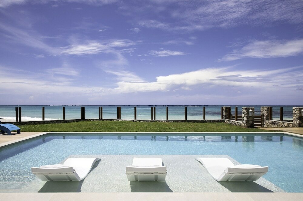 Фото Fabulous 5 Bedroom Beachfront Villa