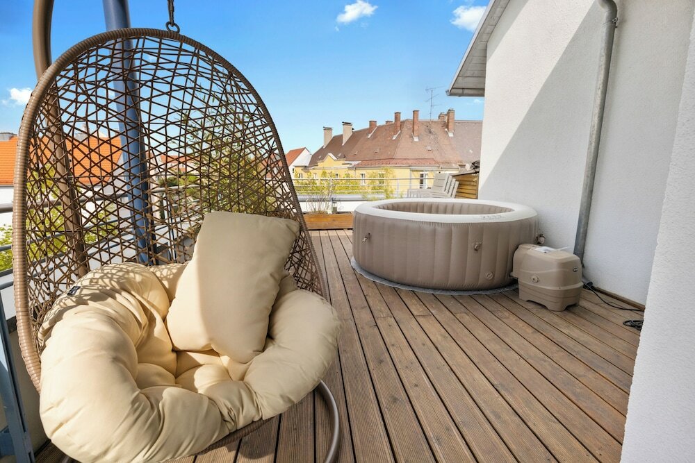 Фото Bright Augsburg Bismarckviertel