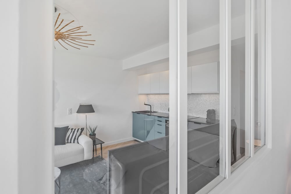 Фото Brand New Retreat in Belair Id224