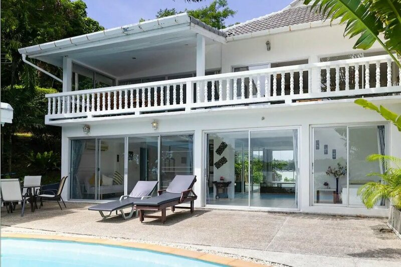Гостиница Beachfront Sea View Pool Villa