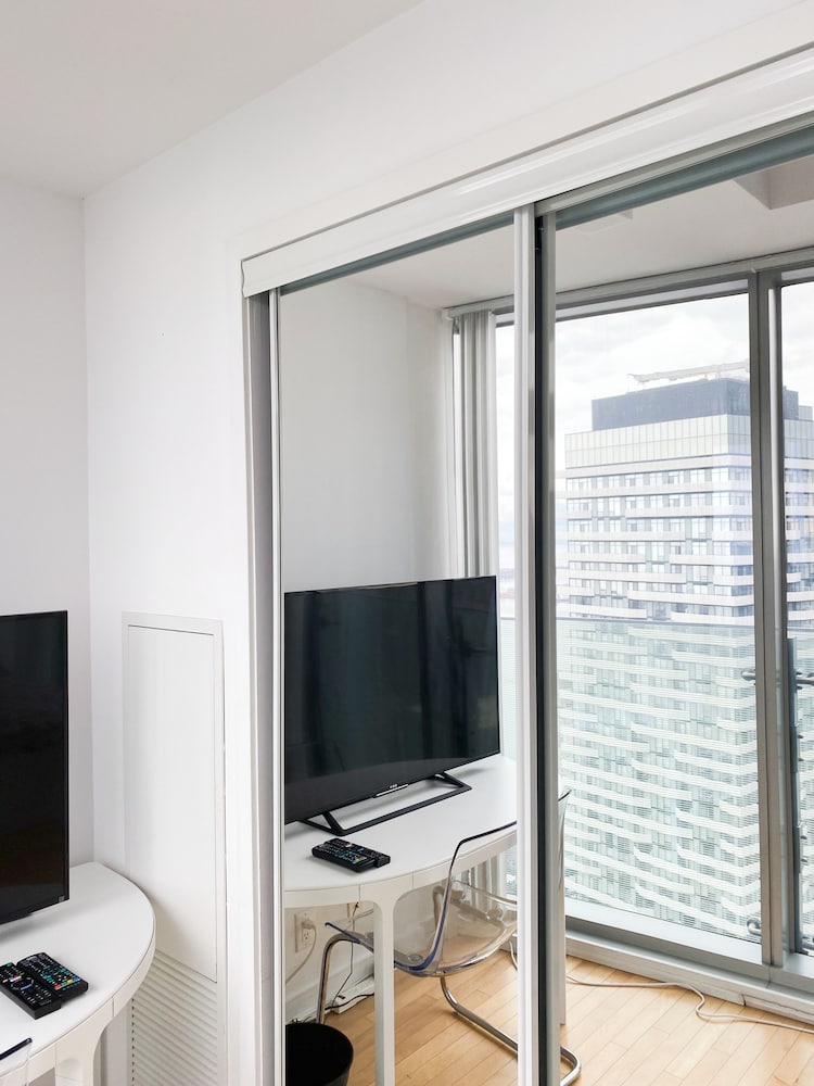 Фото IHost Suites