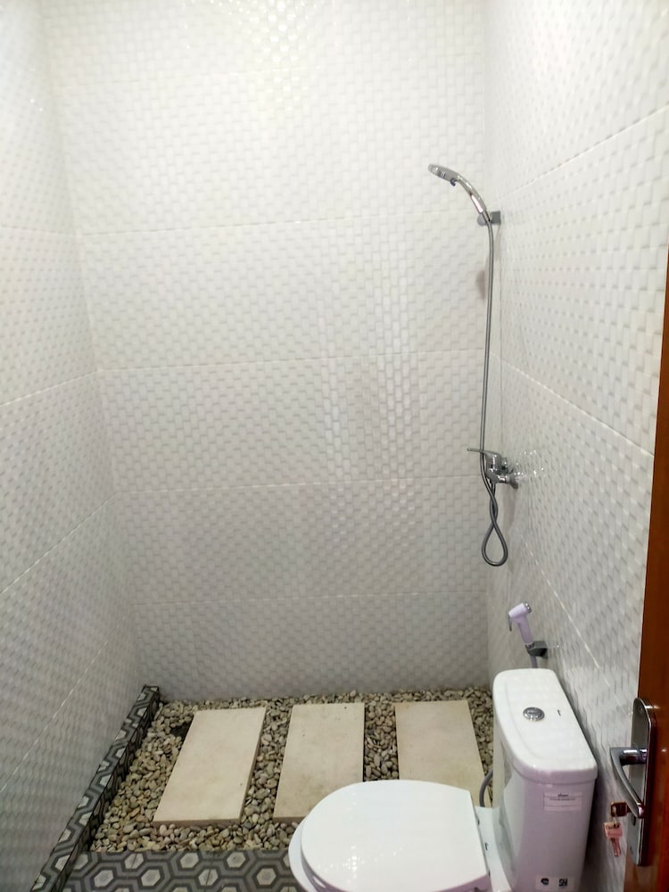 Фото Kubu Gena Guesthouse Canggu