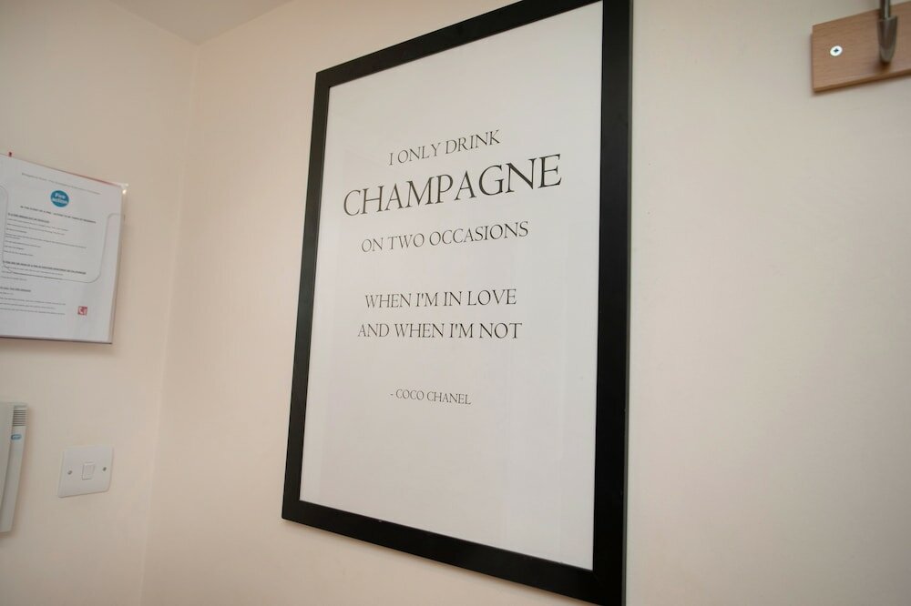 Фото 2 Bedroom Apartment in Heart of Notts