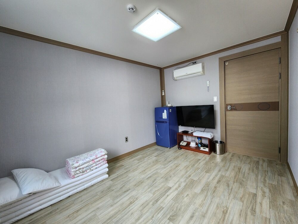 Фото E cozy Hotel