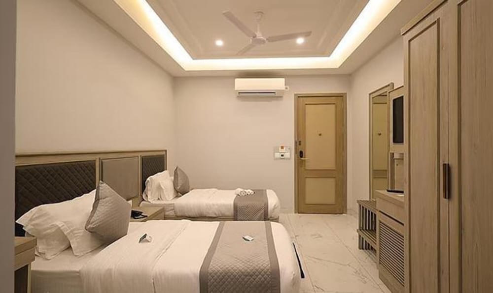 Фото Fabhotel Prime Hampton by Ic'S