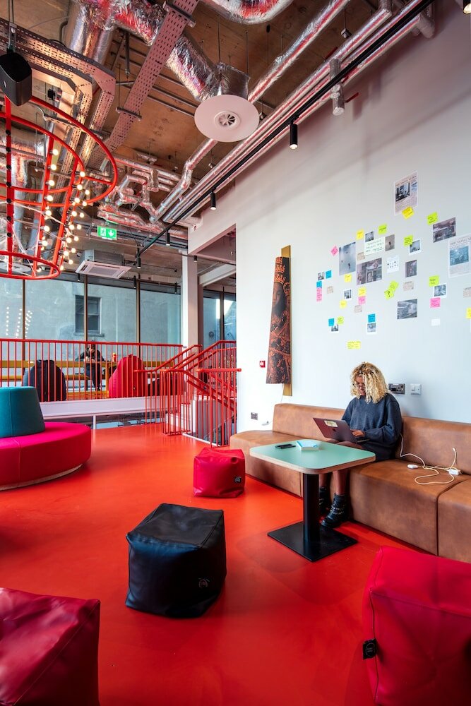 Фото Clink i Lár