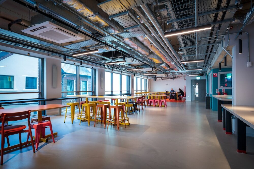 Фото Clink i Lár