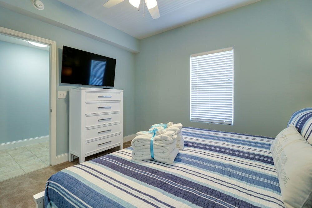 Фото Laketown Wharf 1814 - Enchantment Under The Sea