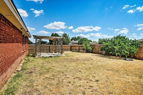 Гостиница Pet-friendly Lubbock Home W/yard - 6Mi to Ttu в Лаббоке
