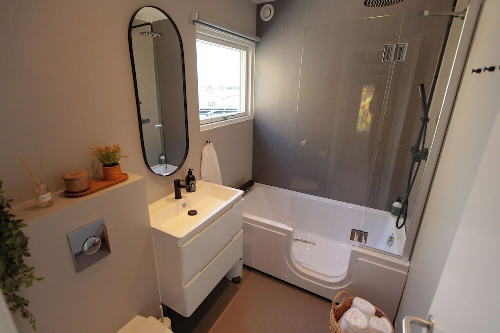 Фото Stunning Marina View - Brand New - City Center