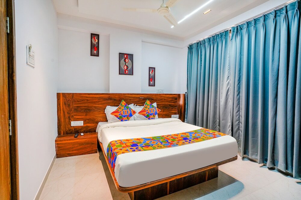 Фото Fabhotel Crystal Inn