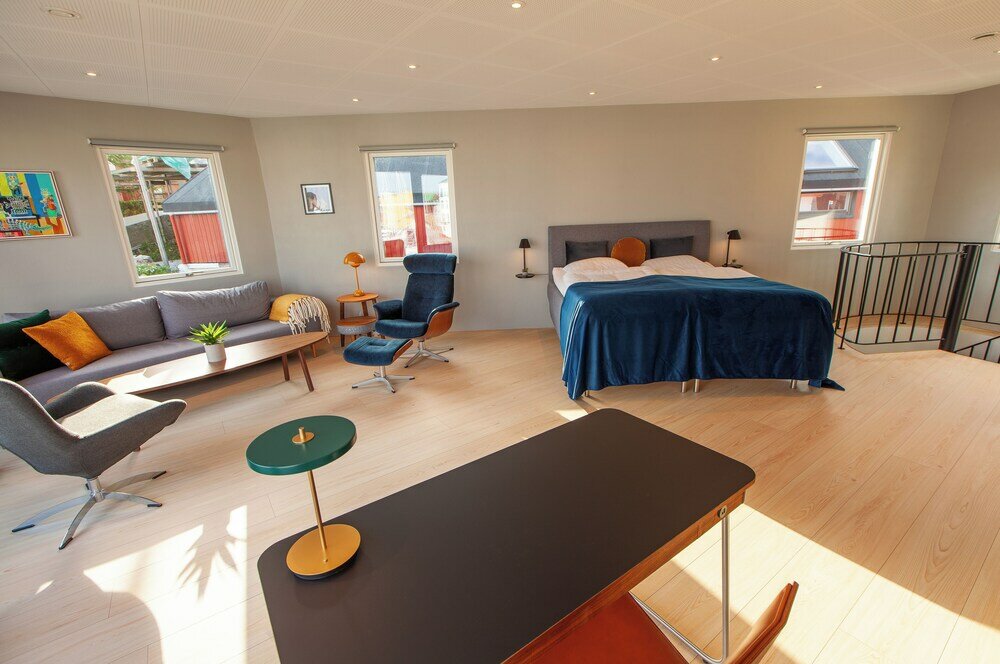 Фото Stunning Marina View - Brand New - City Center