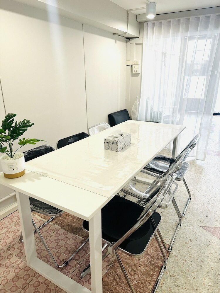 Фото Piccolo Sukhumvit Hostel