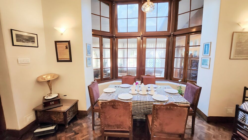 Фото Ivanhoe Hotel A Heritage Property