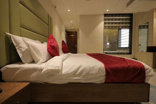 Внешний вид отеля Hotel Taj Crown Plaza в Агре, фото 2