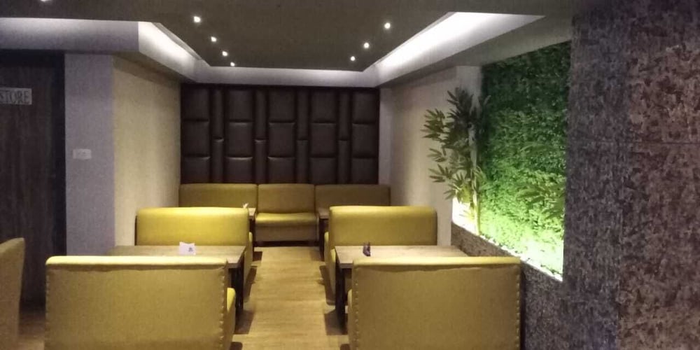 Фото Hotel Ambarish