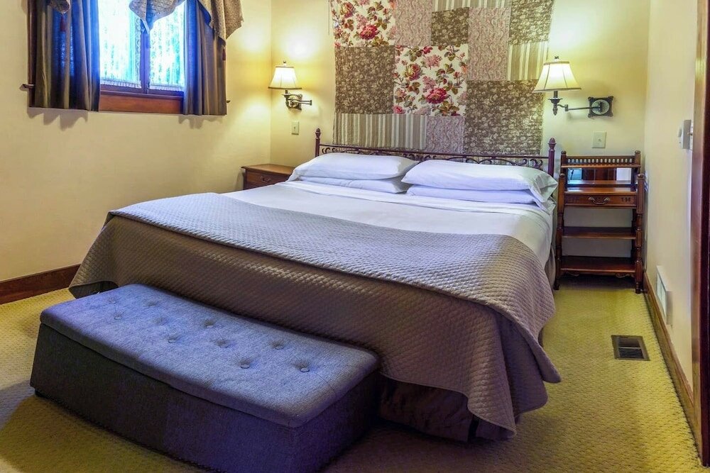 Фото A Cowslip's Belle Inn