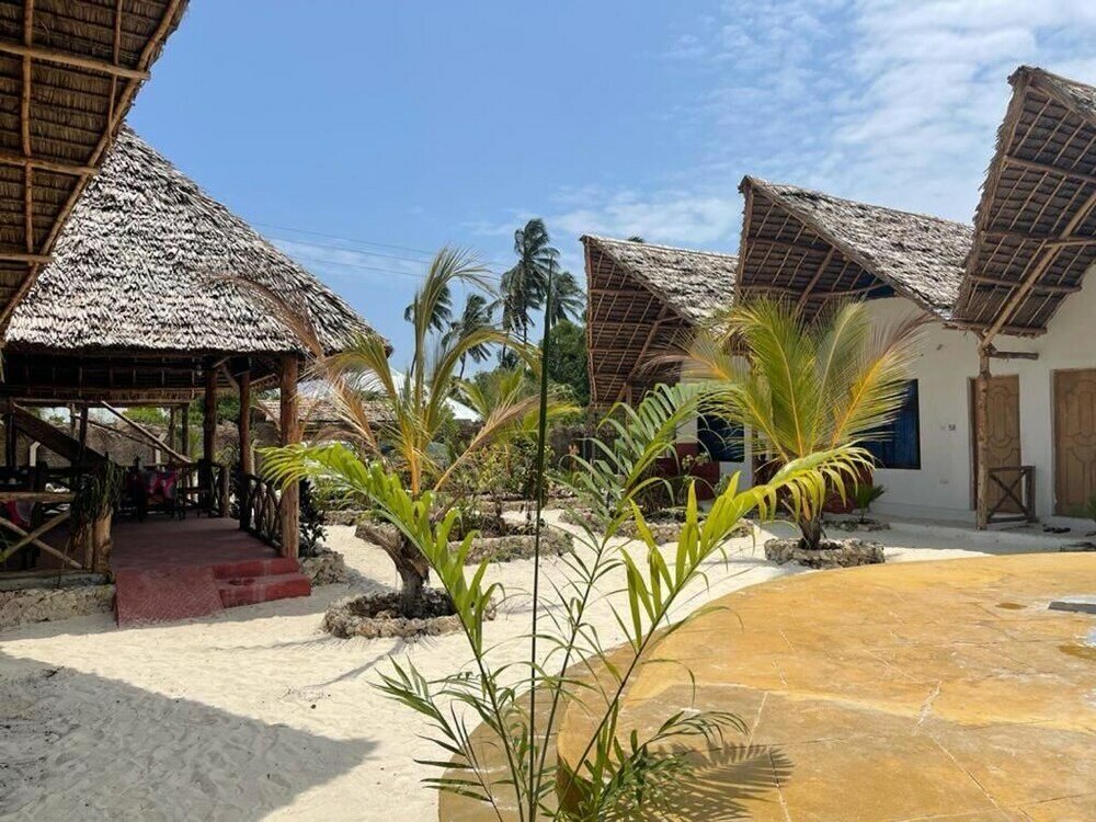 Фото Mkeka Spice Lodge