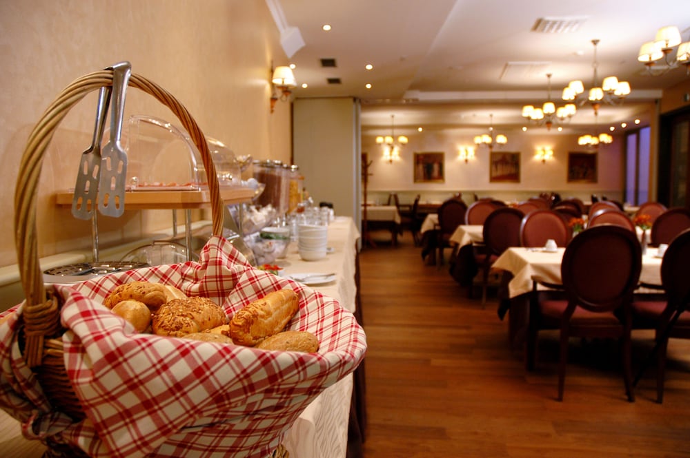 Фото Hotel Mitra