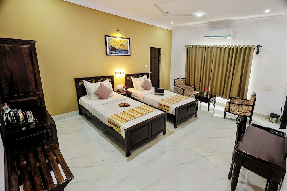 Фото Lake View Hotel Revaas