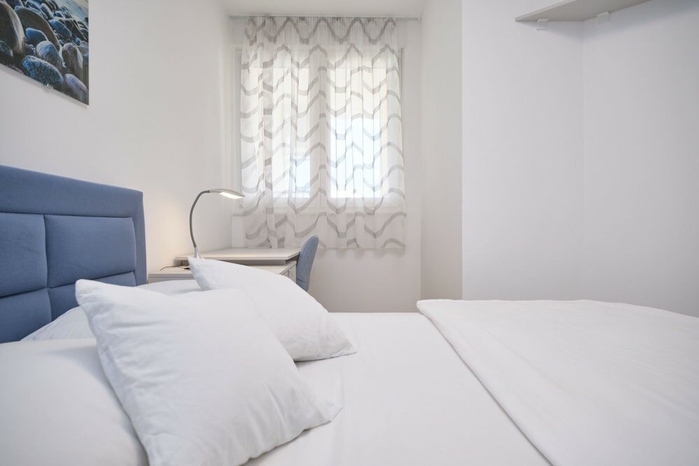 Фото Modern City Apartment