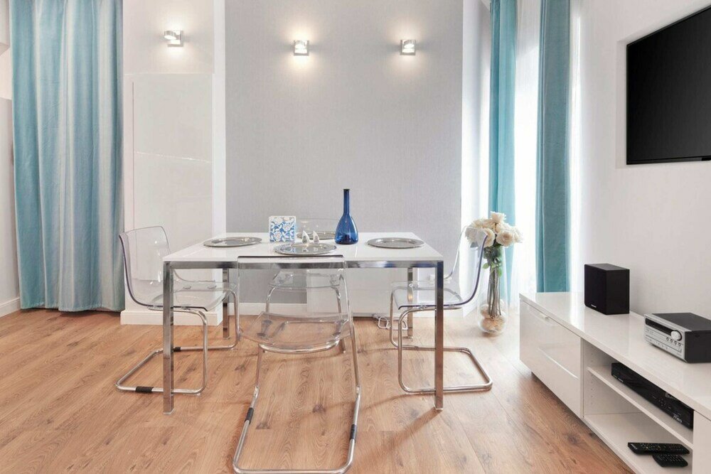 Фото Charming Bright Apartment in Lisbon