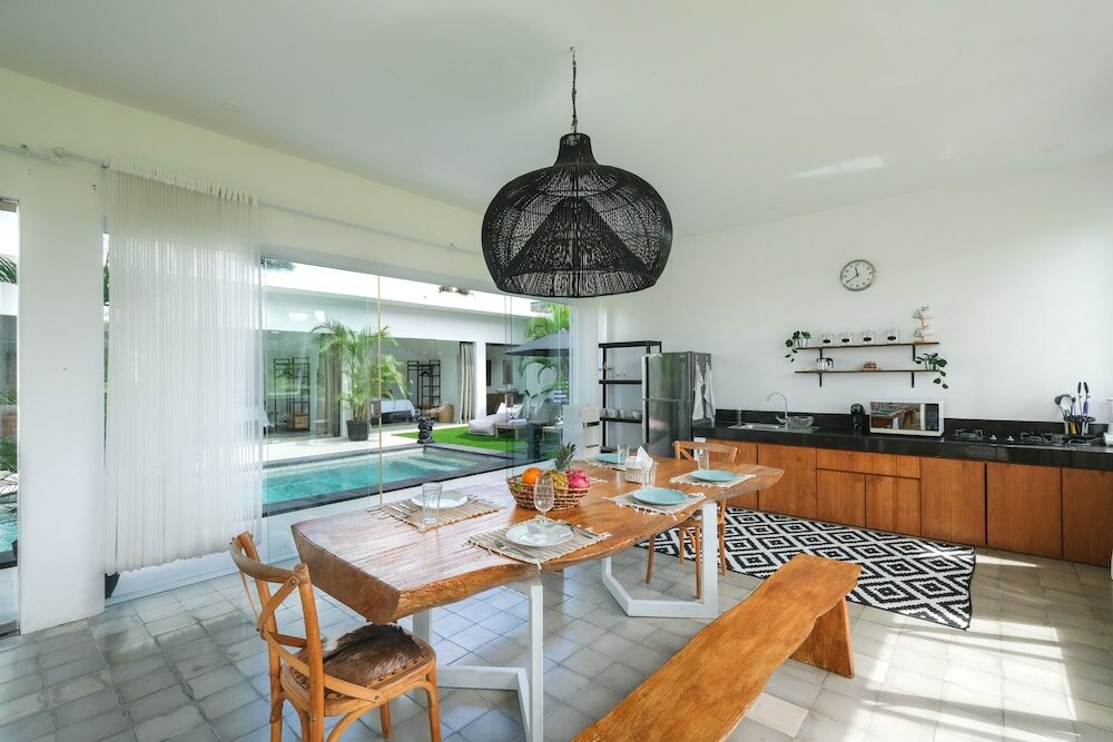 Фото Villa Roman & Alena Canggu