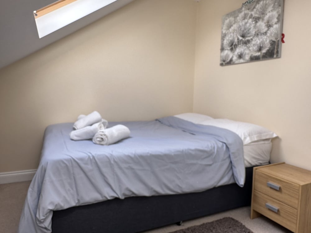 Фото Infinity Guest House Wiltshire Crescent